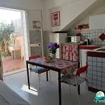 Casa Fronte Mare Сasa de vacaciones Santa Teresa Di Riva