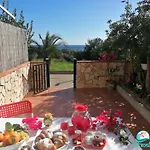 Casa Fronte Mare Santa Teresa Di Riva